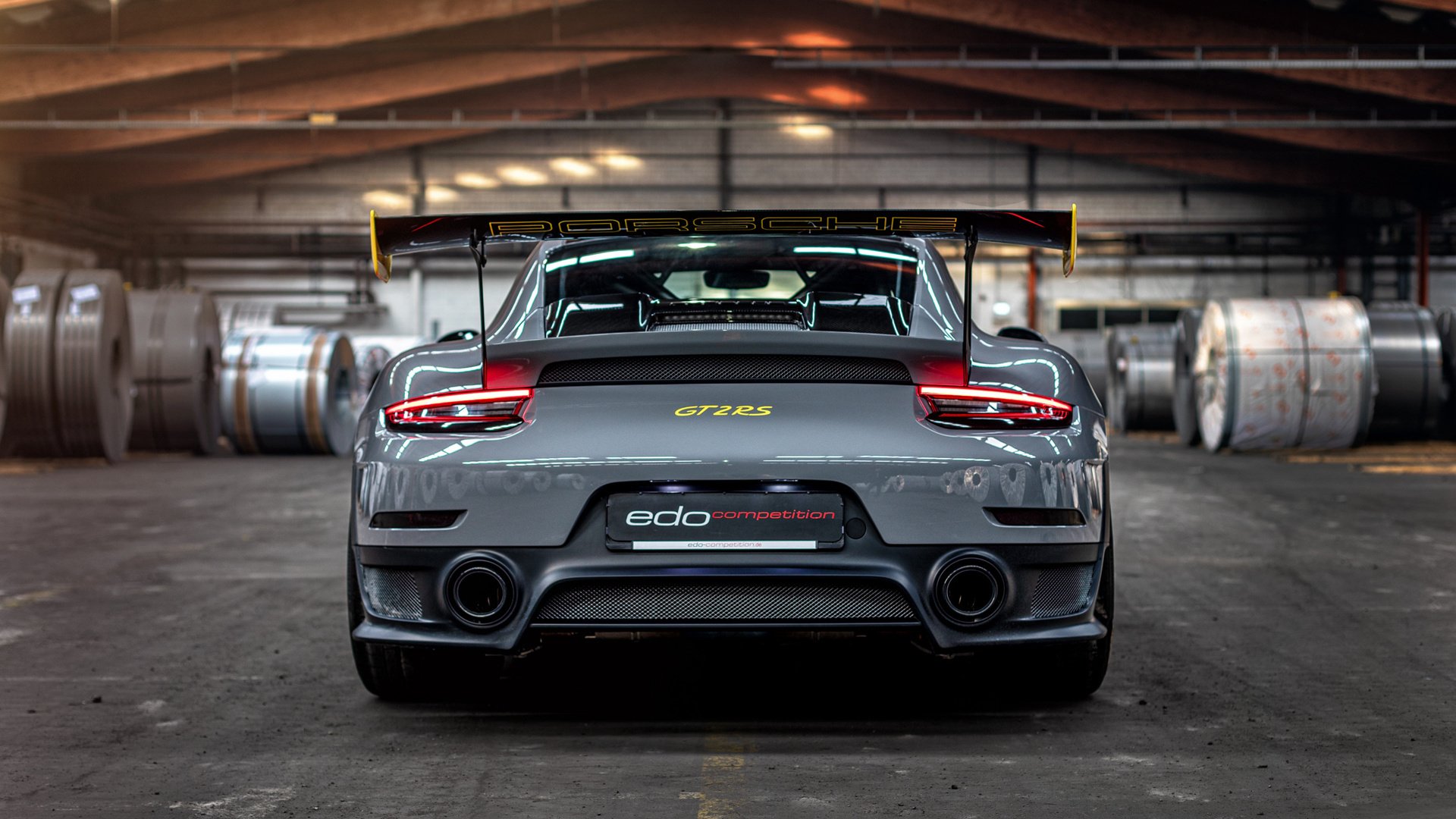 “腰旗美式橄榄球赛：东部新区运动热潮席卷赛场”